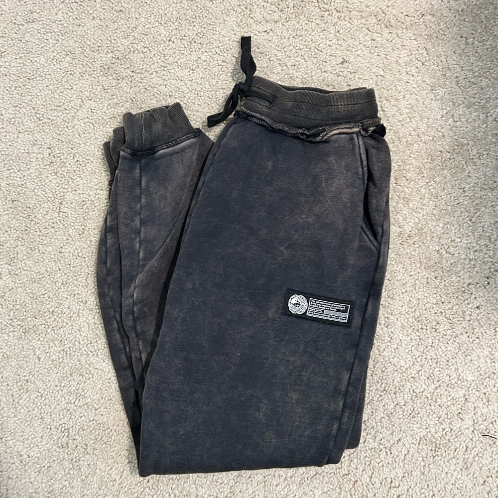 Alphalete joggers